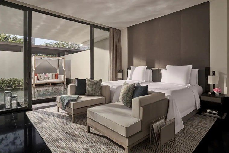 Phòng Four Bedroom Club Lagoon Pool Villa